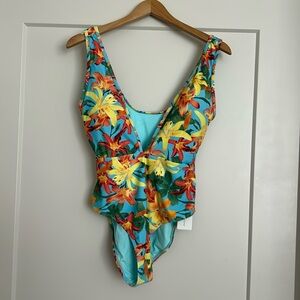 STYLISH SWIMWEAR ONE PIECE SWIMSUIT SIZE L NWT